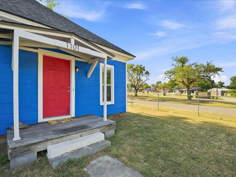 3rd image of 1101 W Warner Ave, Guthrie, OK 73044 | MLS# 1245824