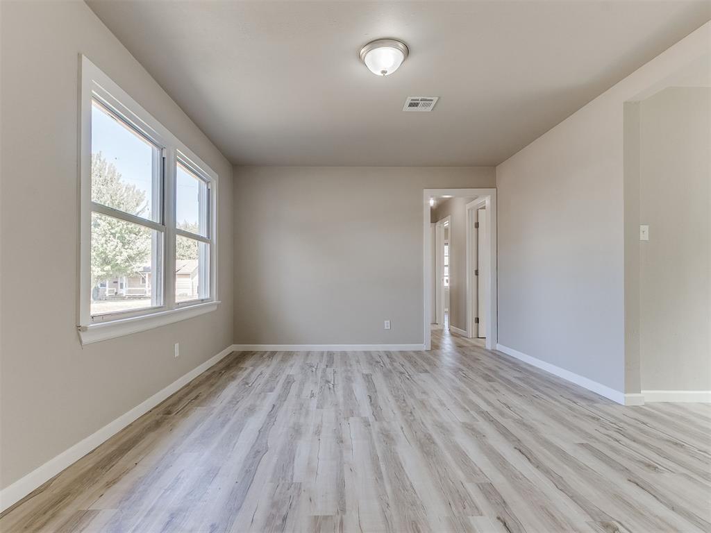 3rd image of 1116 Hickory Ln, Oklahoma City, OK 73110 | MLS# 1245853