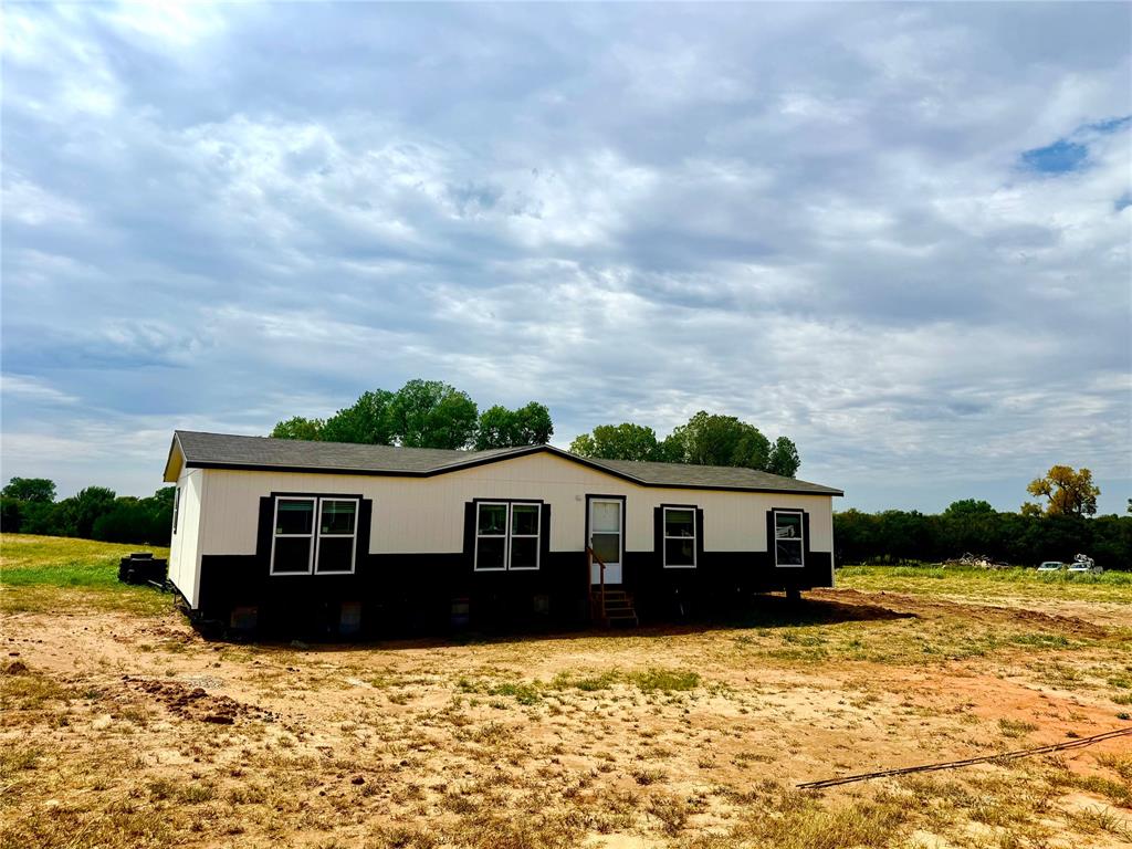 1st image of 8782 Rebekah Rd, Yukon, OK 73099 | MLS# 1245857
