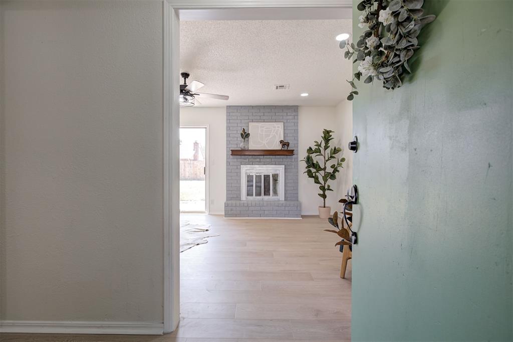 2nd image of 612 W Perry Dr, Mustang, OK 73064 | MLS# 1245894