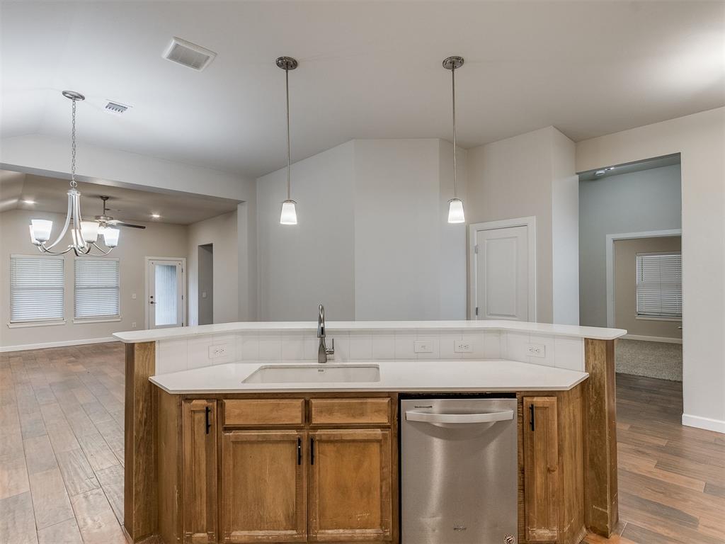 4th image of 10317 Nw 34Th Ter, Yukon, OK 73099 | MLS# 1245907