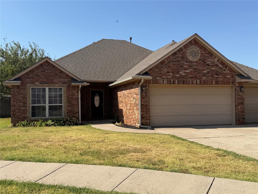 3rd image of 9008 Nw 81St St, Yukon, OK 73099 | MLS# 1245936
