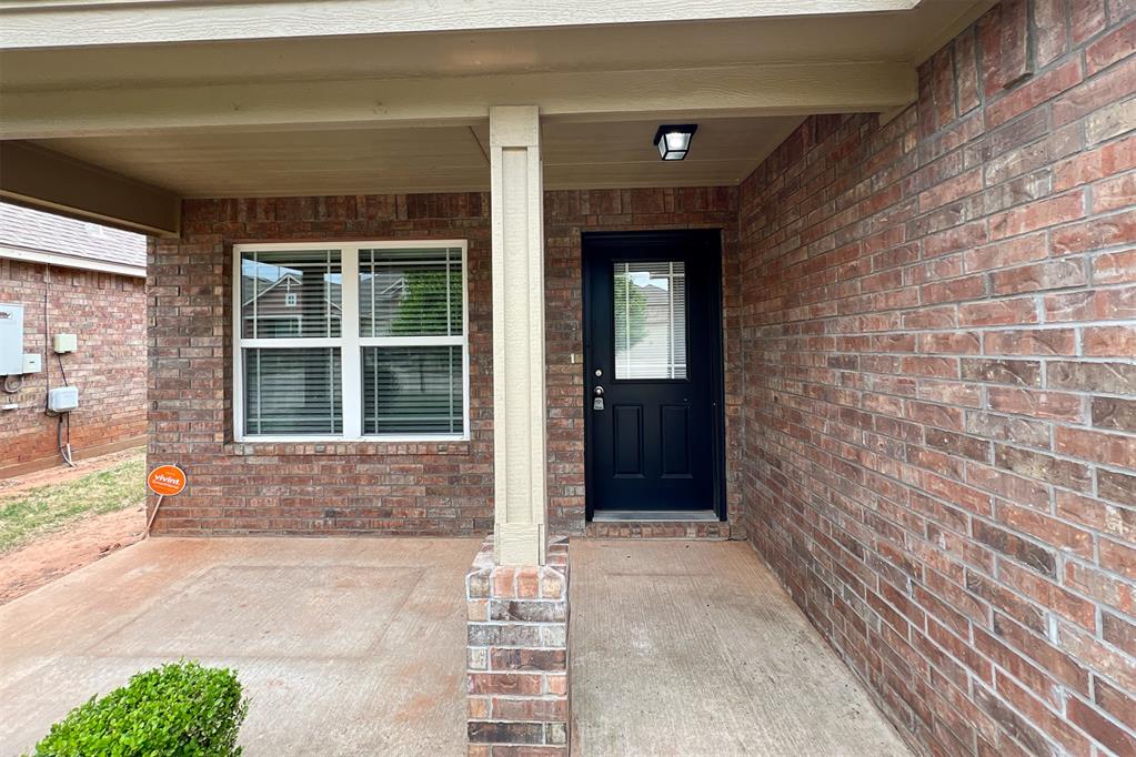 2nd image of 737 Christian Ln, Yukon, OK 73099 | MLS# 1246129