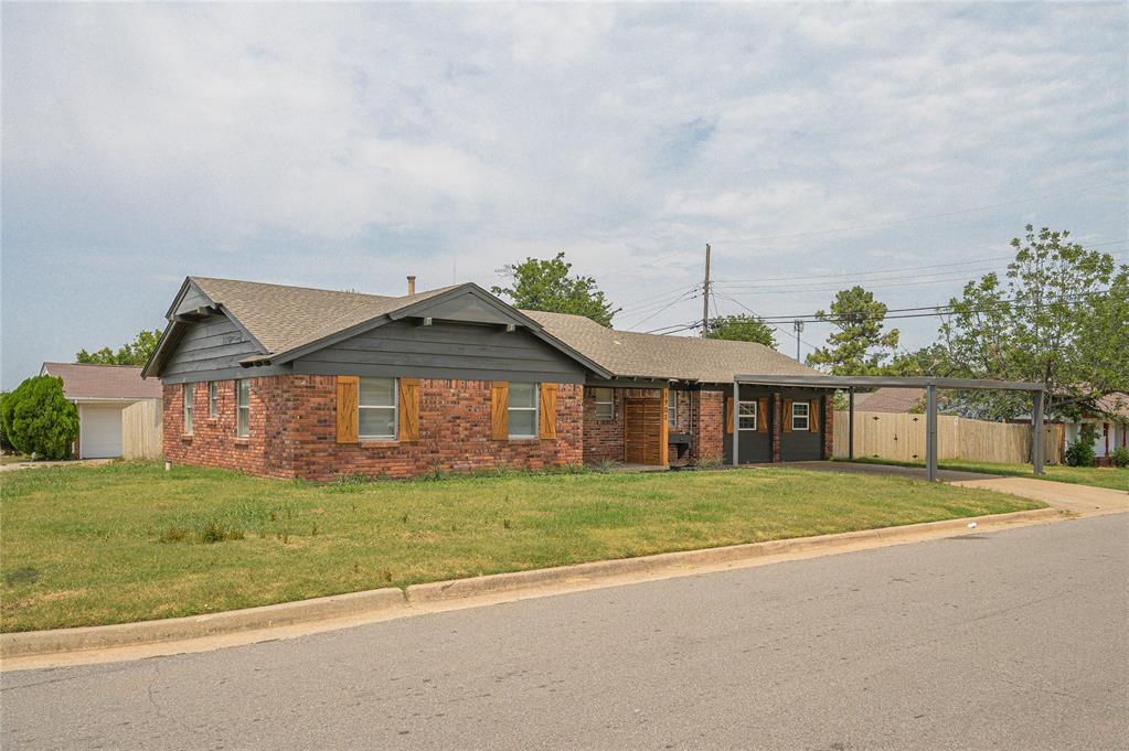 2nd image of 1901 Ne 54th St, Oklahoma City, OK 73111 | MLS# 1246135