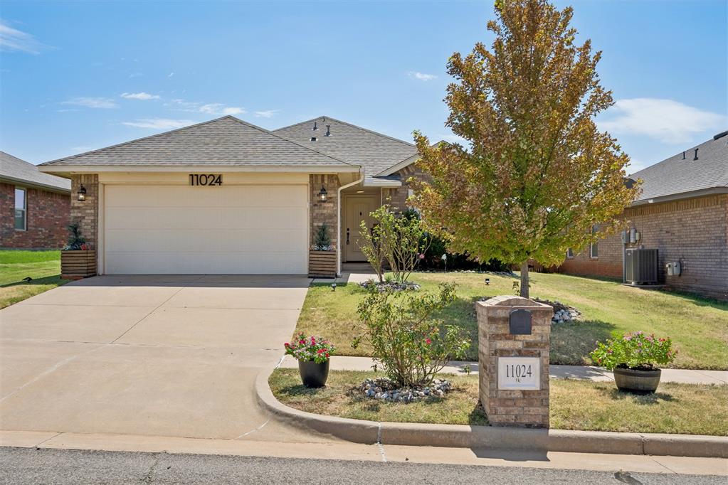 1st image of 11024 Nw 95th St, Yukon, OK 73099 | MLS# 1246177
