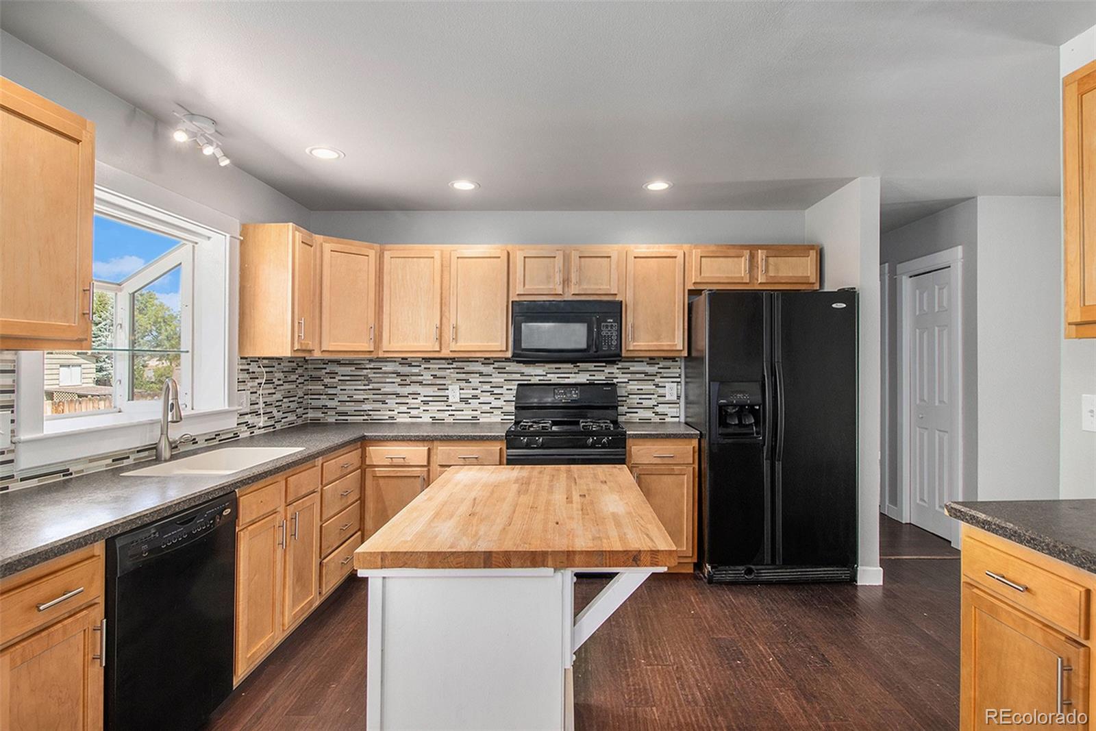 Homes for sale in Aurora, CO | 1237 S Memphis St, Aurora, CO 80017 | MLS# 2122488