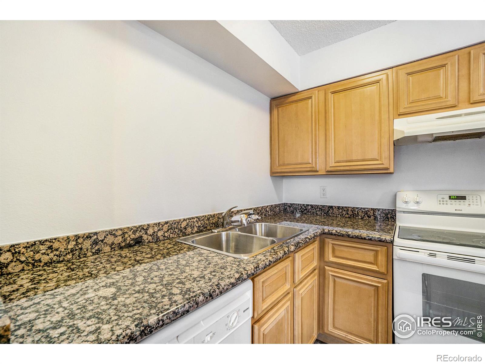 Homes for sale in Fort Collins, CO | 1705 Heatheridge Rd, Fort Collins, CO 80526 | MLS# IR982335