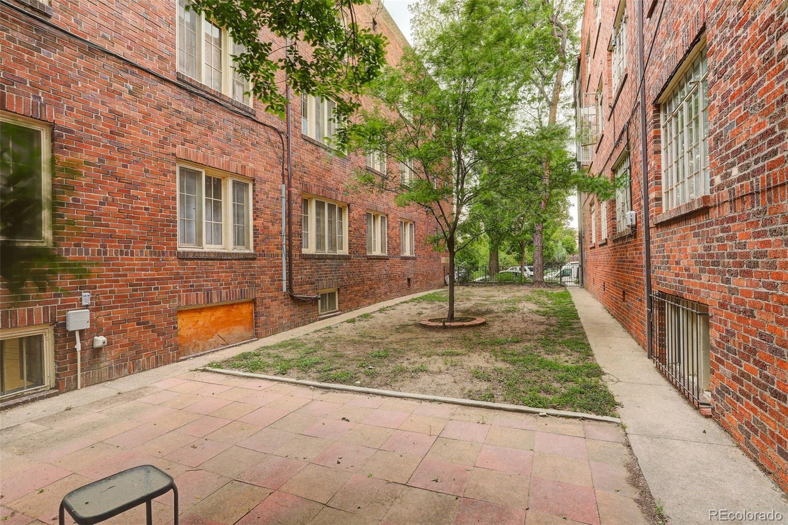 2nd image of 1060 N Washington St, Denver, CO 80203