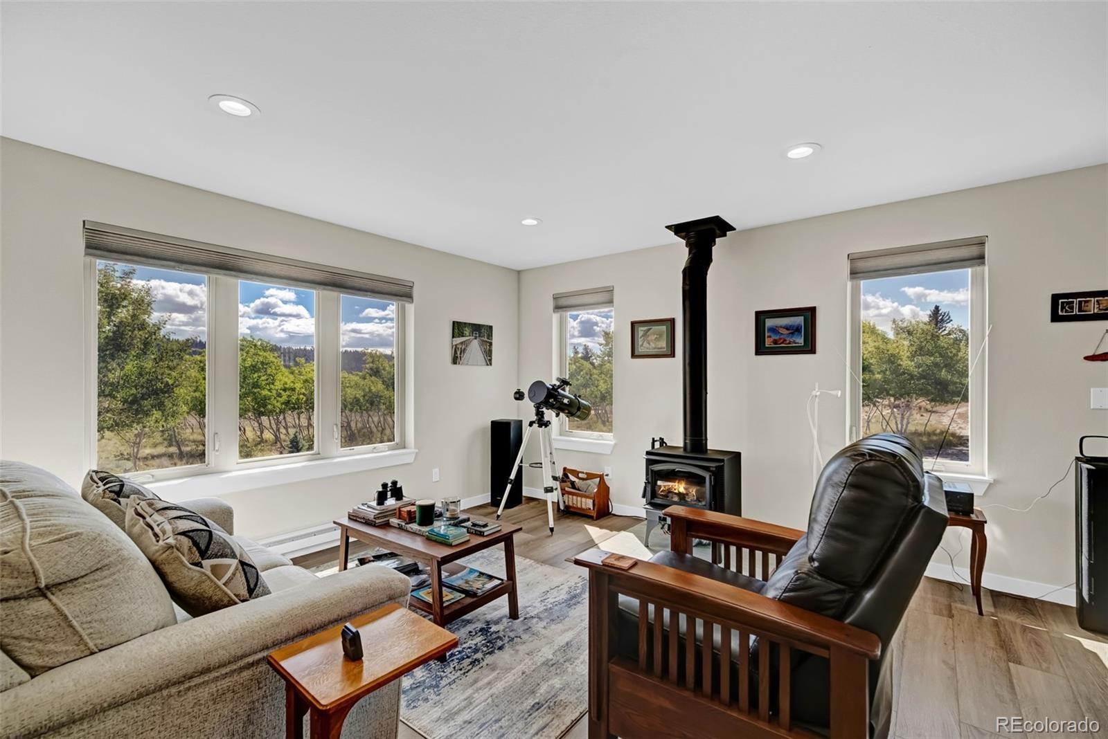 3rd image of 207 Overland Cir, Jefferson, CO 80456 | MLS# 9520358