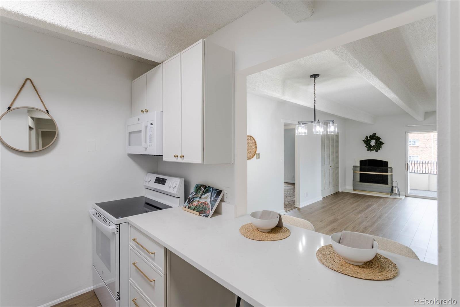 4th image of 1365 Columbine St #401, Denver, CO 80206 | MLS# 4590070
