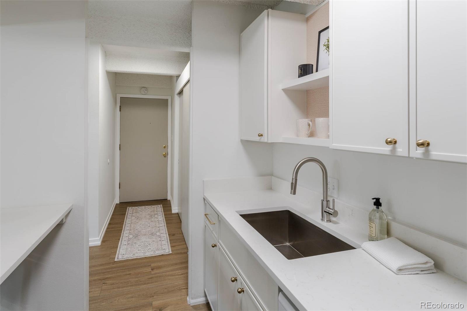 3rd image of 1365 Columbine St #401, Denver, CO 80206 | MLS# 4590070