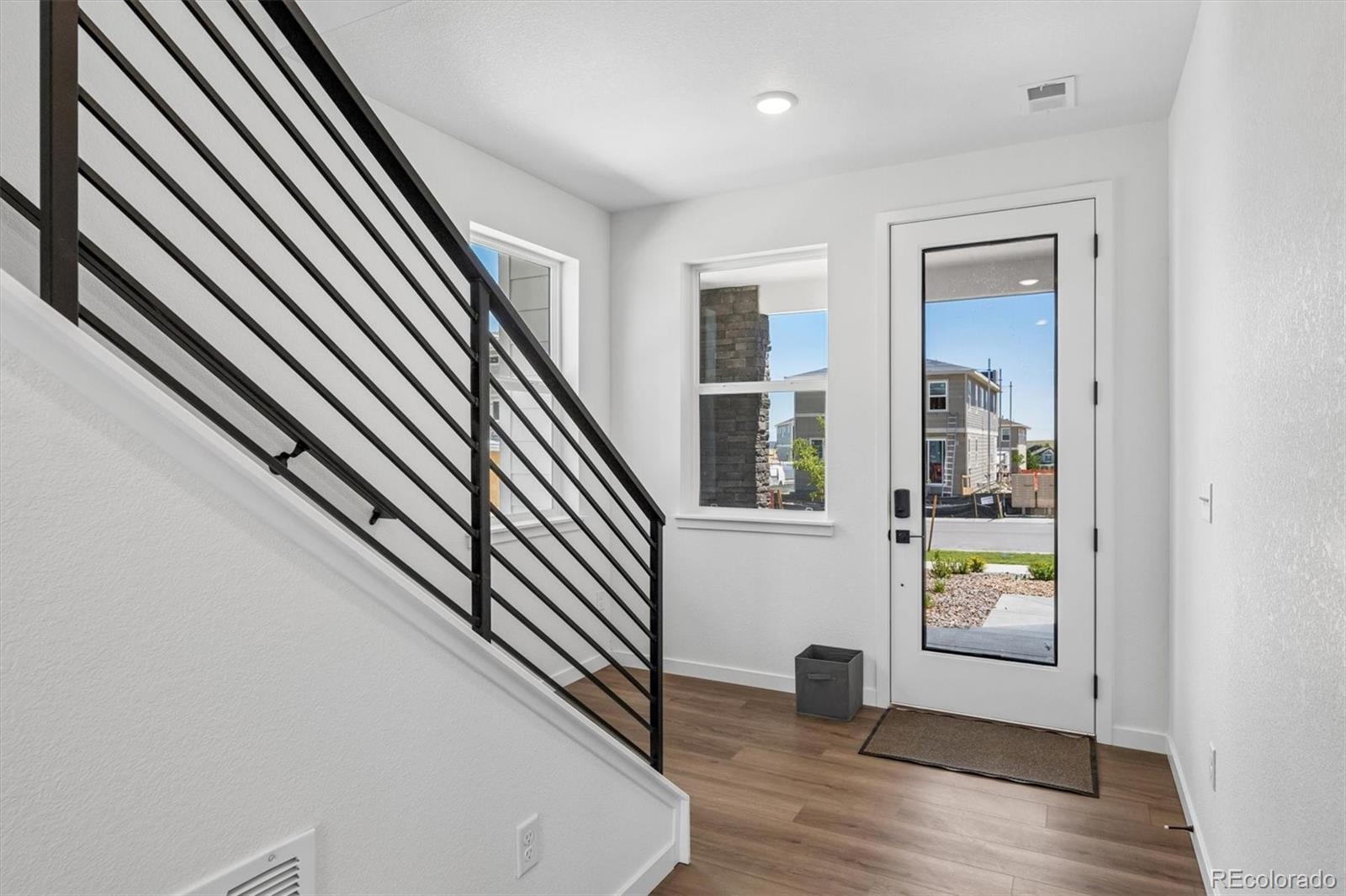 3rd image of 5761 S De Gaulle Ct, Aurora, CO 80016 | MLS# 6183778