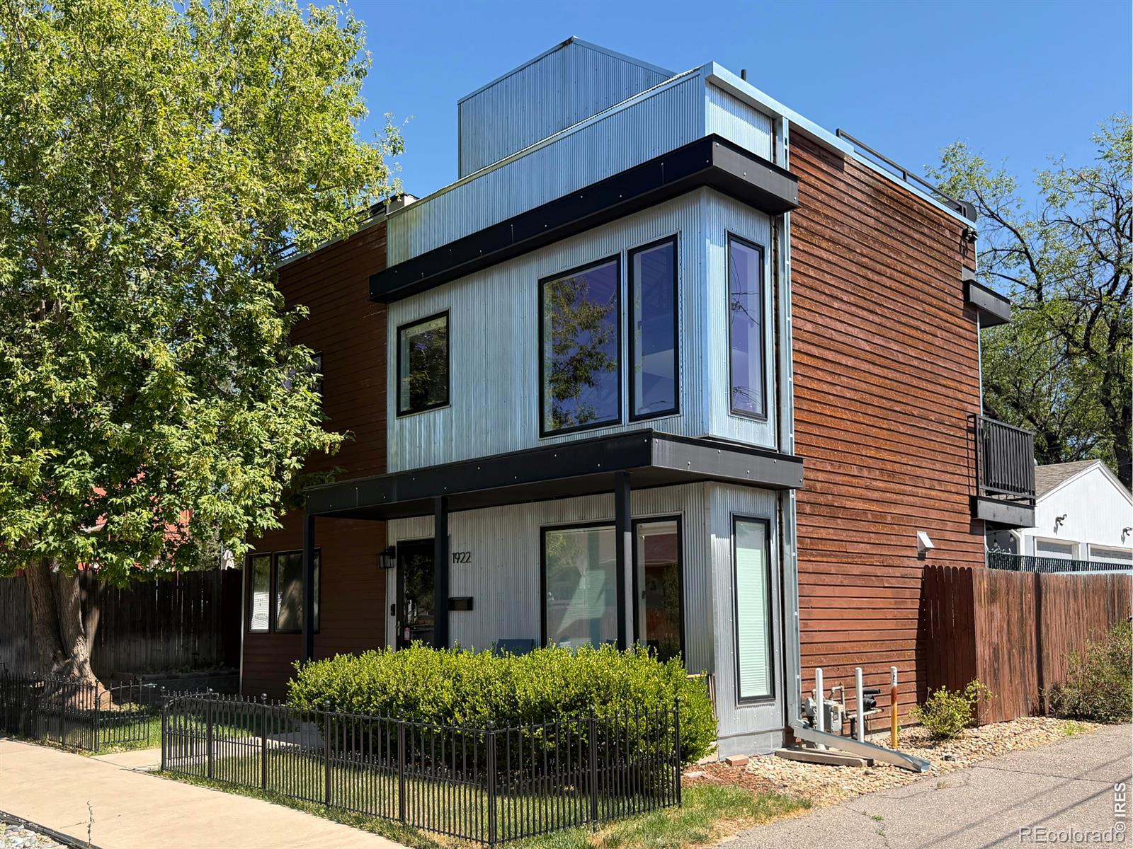 3rd image of 1922 E 28Th Ave, Denver, CO 80205 | MLS# IR1056249