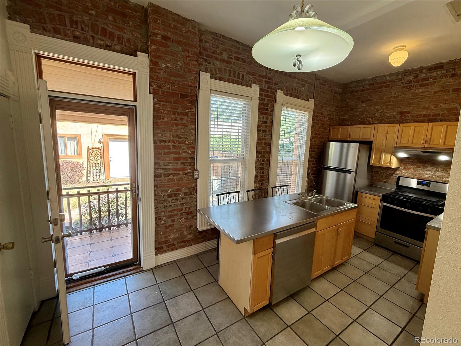 4th image of 2431 Tremont Pl, Denver, CO 80205 | MLS# 2862188