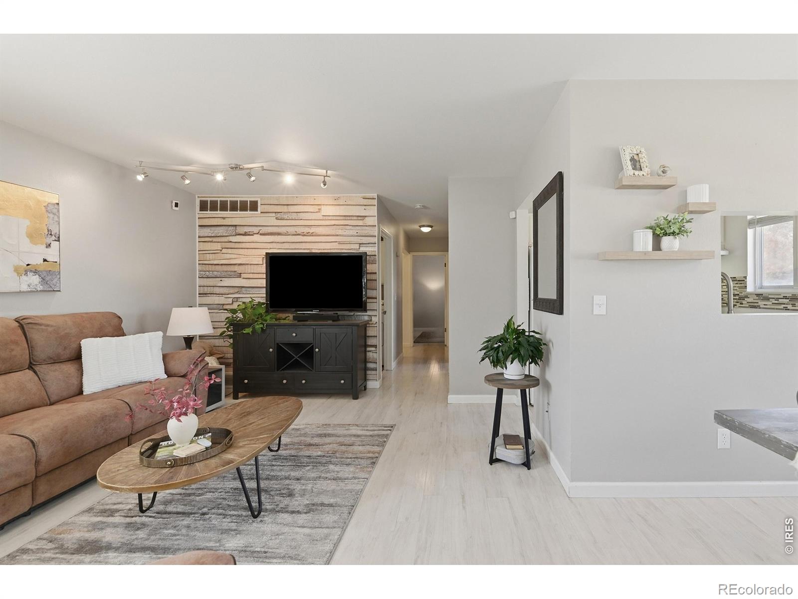 4th image of 8798 Chase Dr #4, Arvada, CO 80003 | MLS# IR1057300