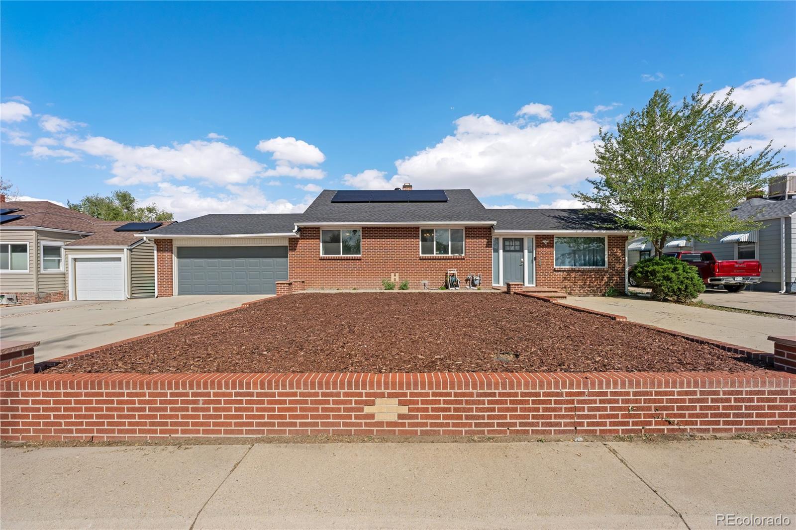Homes for sale in Aurora, CO | 1960 Oakland St, Aurora, CO 80010 | MLS# 4319910