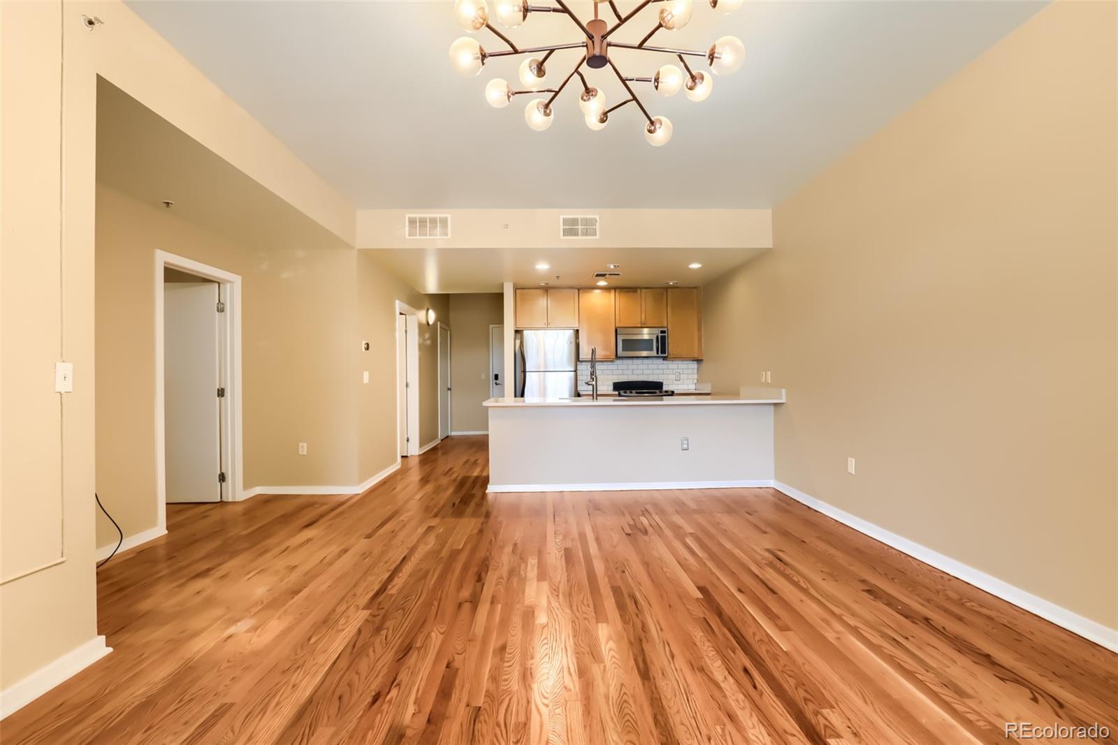 5th image of 275 S Harrison St, Denver, CO 80209
