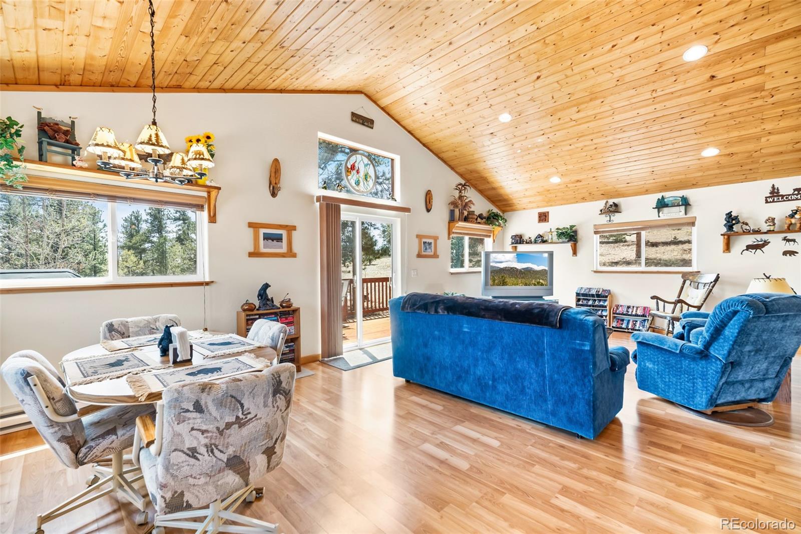 2nd image of 75 York Ct #11, Jefferson, CO 80456 | MLS# 2317348
