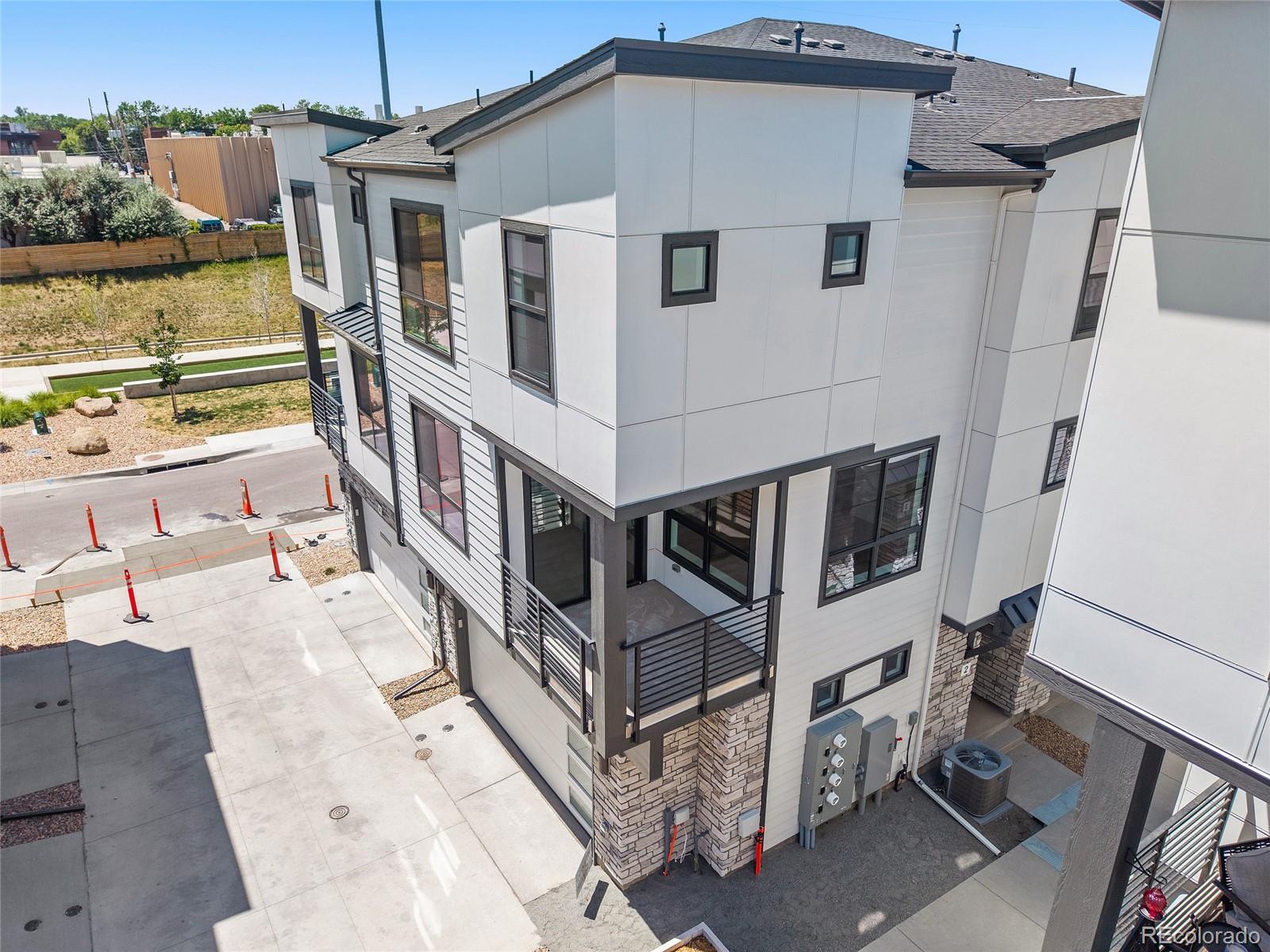 2nd image of 2062 S Holly St #2, Denver, CO 80222 | MLS# 5194767