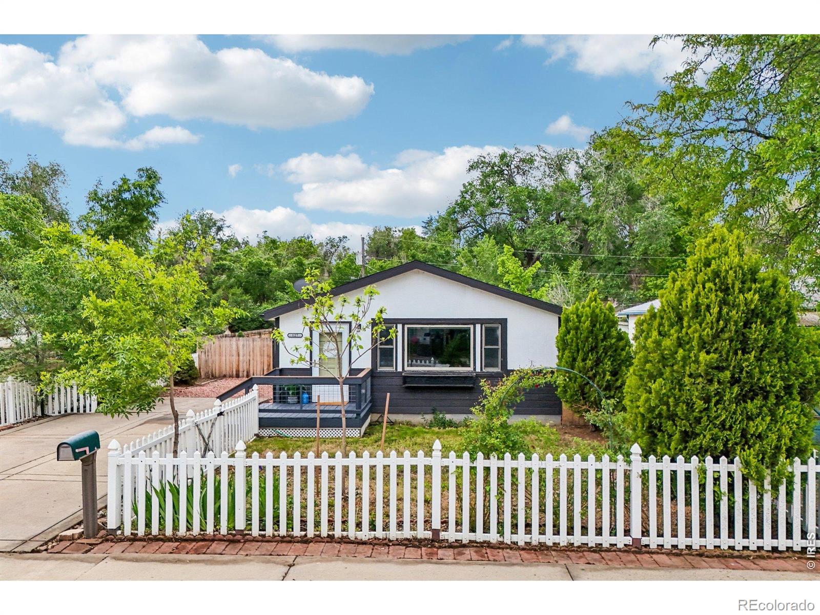 1st image of 127 E Saint Clair Ave, Longmont, CO 80504 | MLS# IR1059789