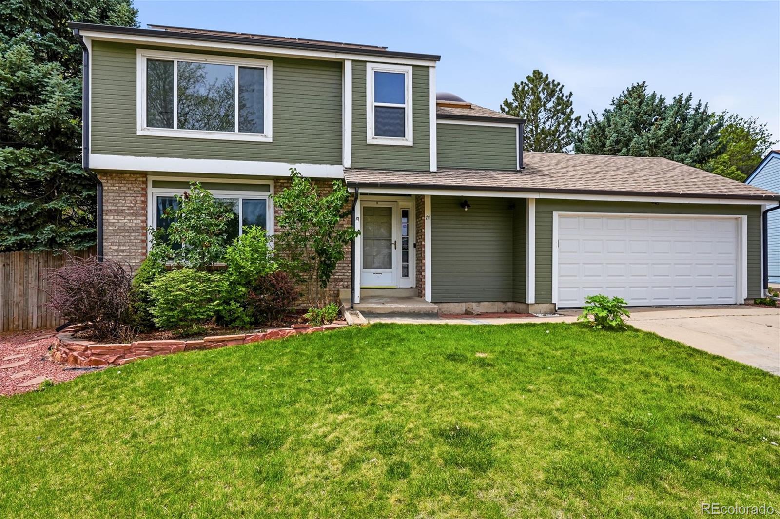 3rd image of 711 S Granby Cir, Aurora, CO 80012 | MLS# 2943214