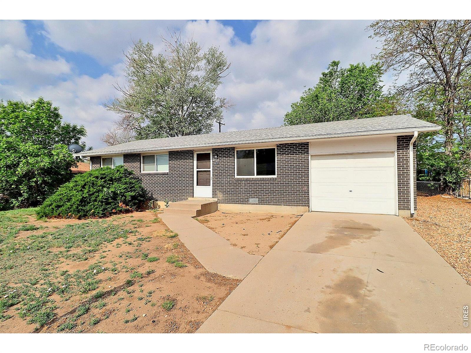 Homes for sale in Evans, CO | 3011 Lakeside Dr, Evans, CO 80620 | MLS# IR1060622