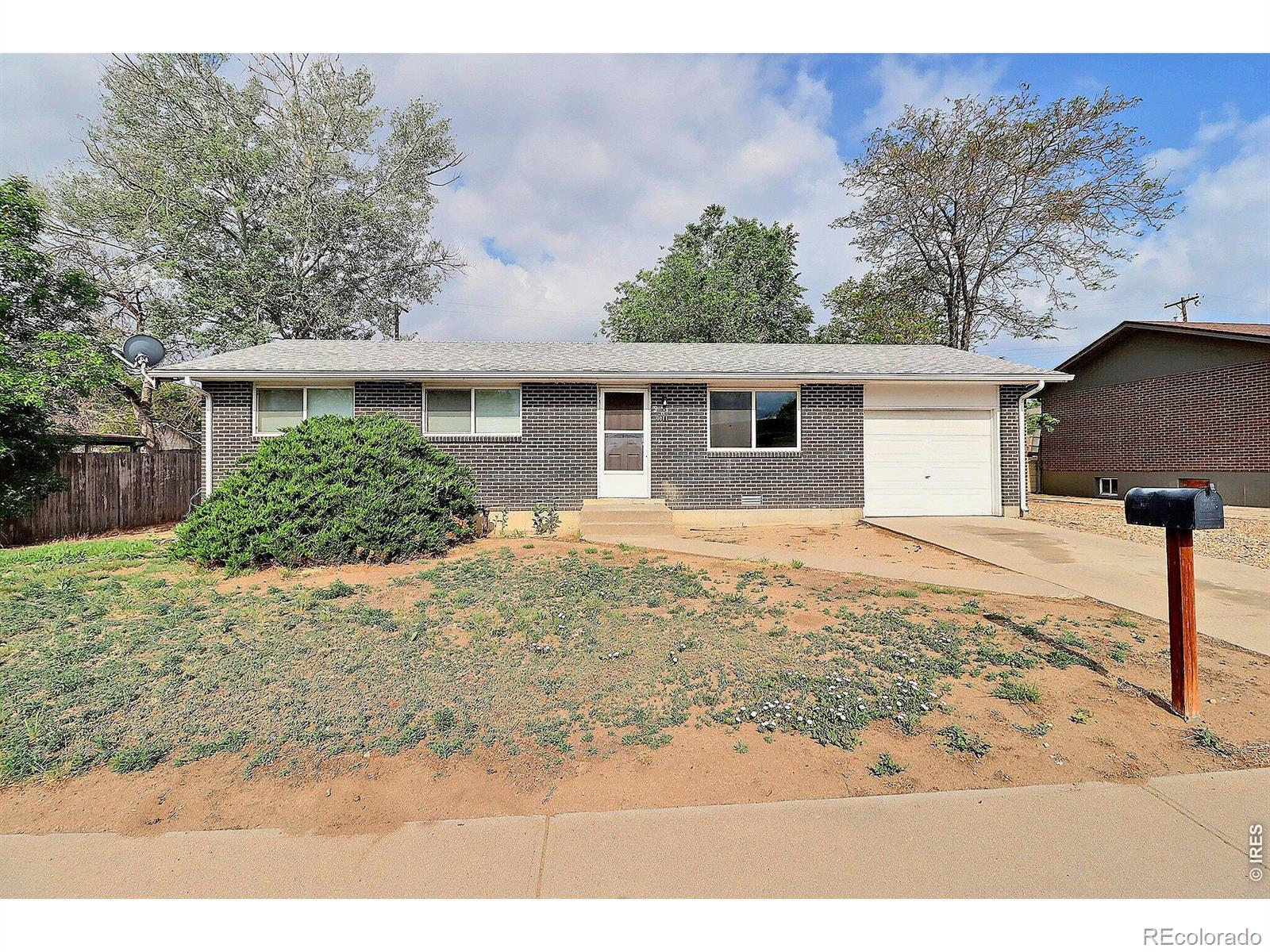 Homes for sale in Evans, CO | 3011 Lakeside Dr, Evans, CO 80620 | MLS# IR1060622