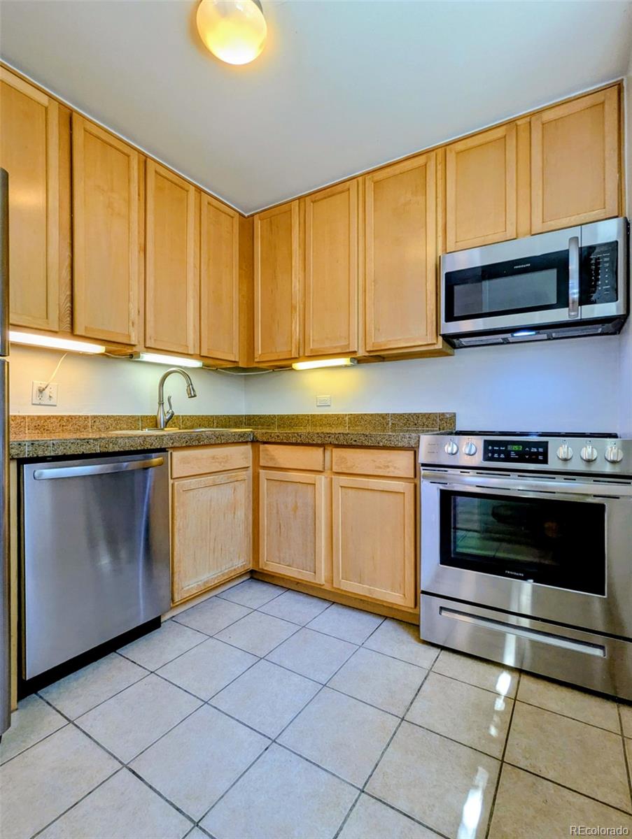 4th image of 1200 Vine St #2F, Denver, CO 80206 | MLS# 3989430
