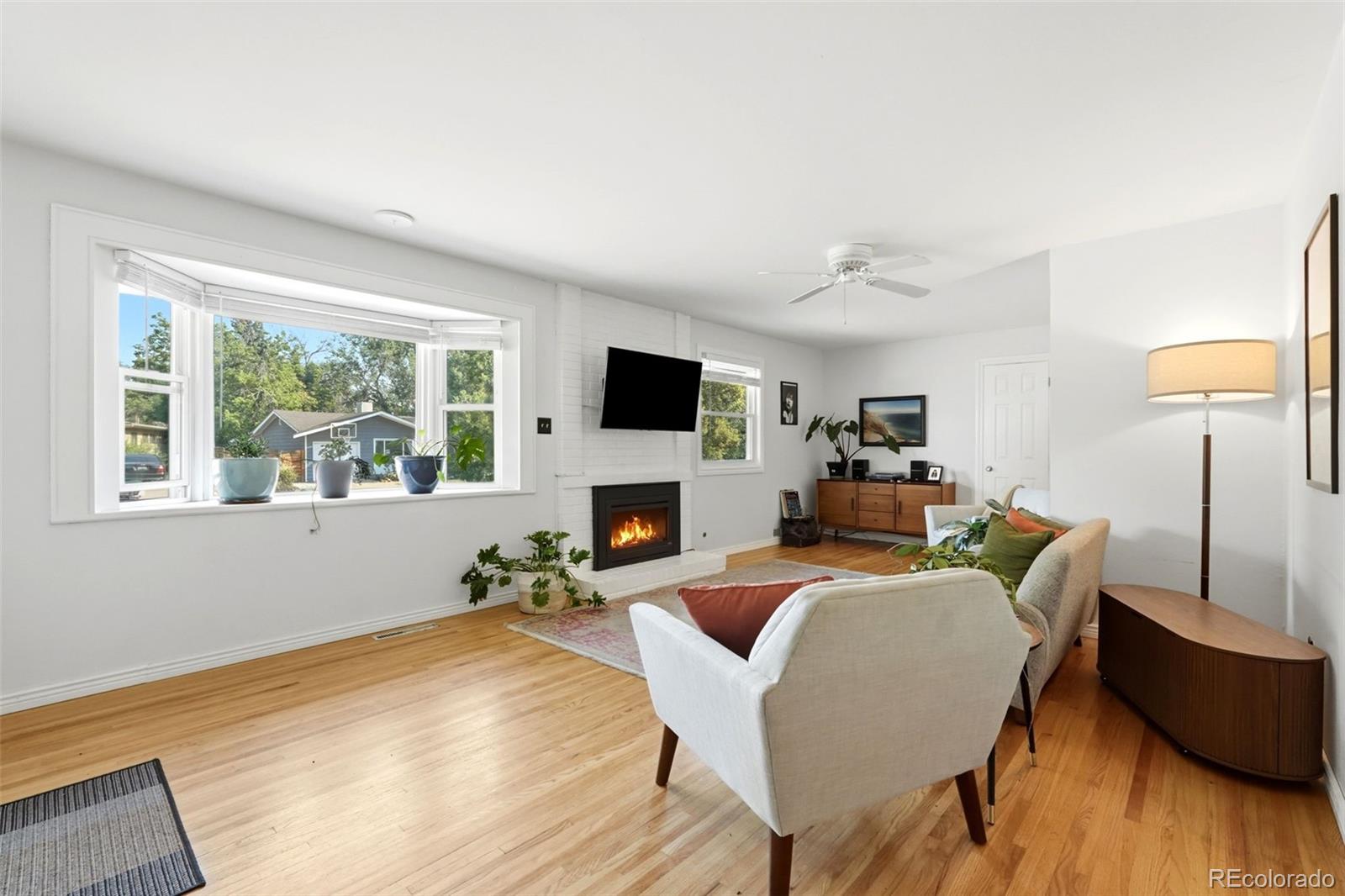 3rd image of 1330 S Ivanhoe Wy, Denver, CO 80224 | MLS# 3599580