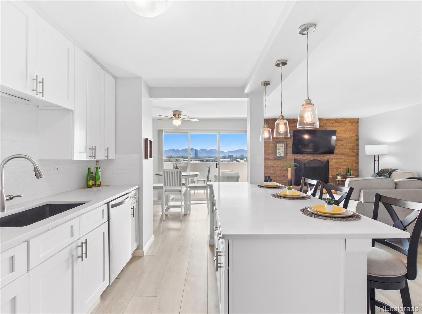 3rd image of 2 Adams St #905, Denver, CO 80206 | MLS# 4498890