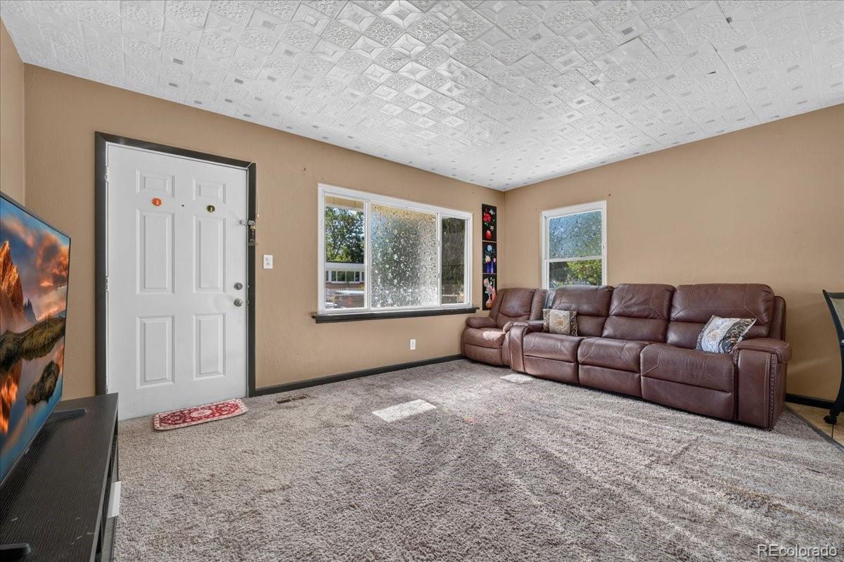 3rd image of 1725 Dayton St, Aurora, CO 80010 | MLS# 3528724