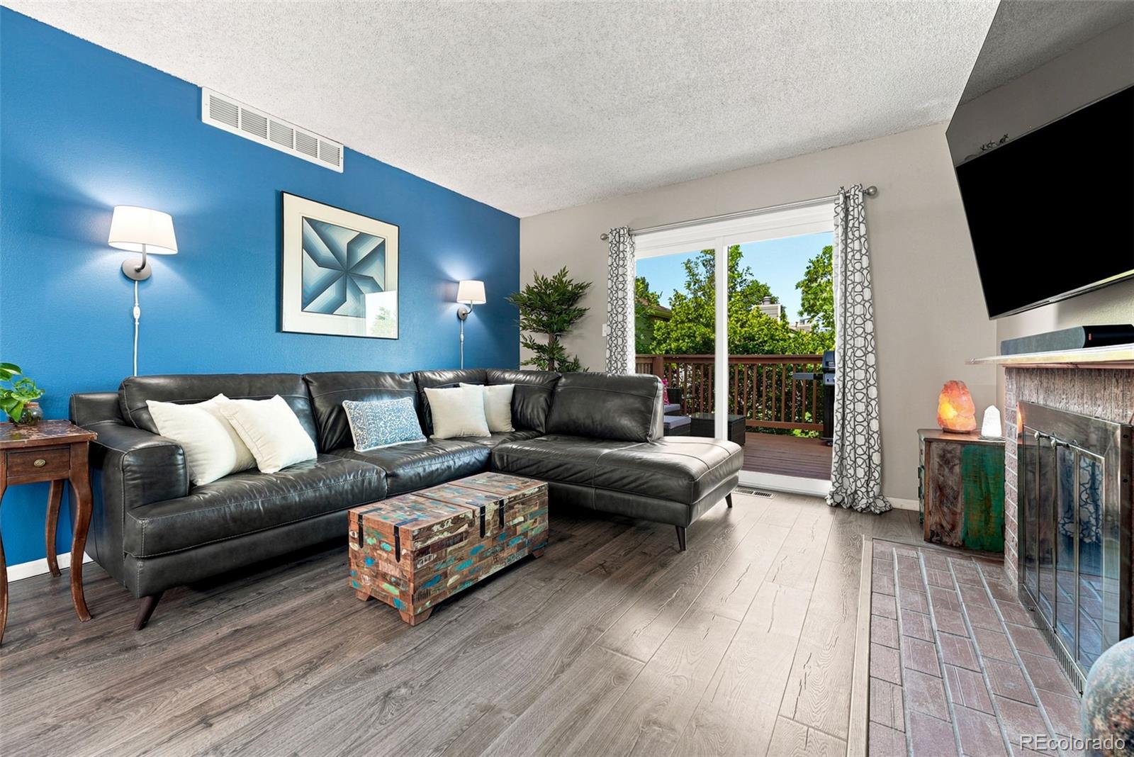4th image of 541 W Crestline Cir, Littleton, CO 80120