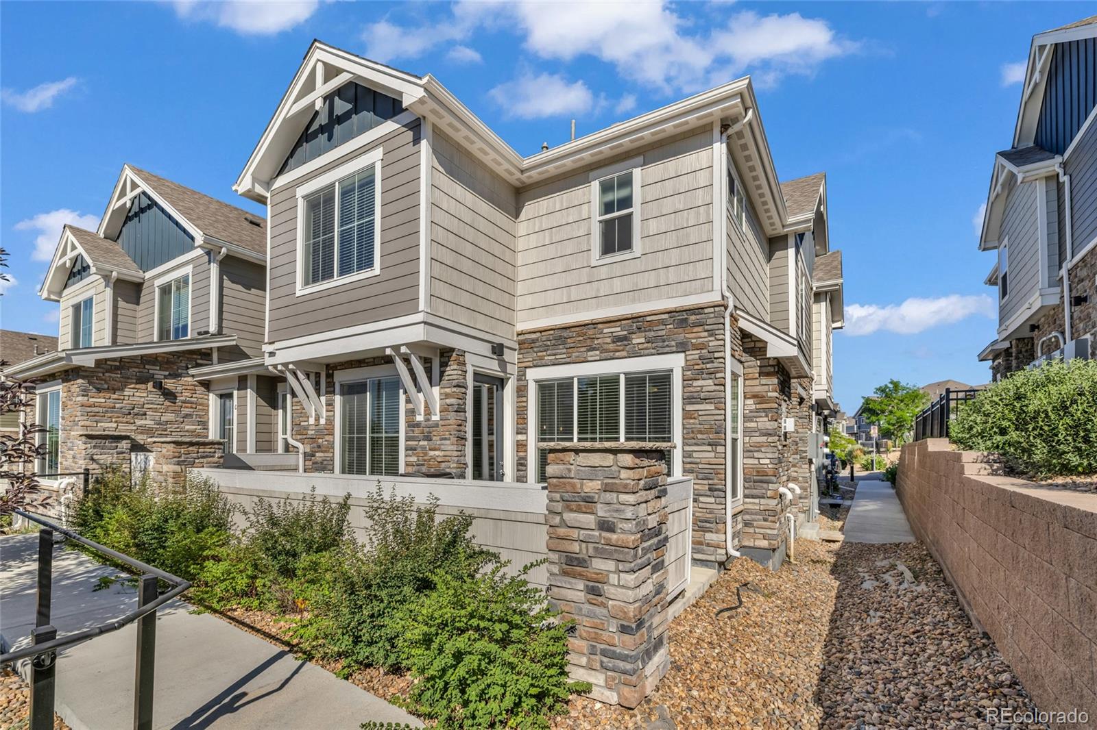 3rd image of 5745 S Buchanan Ct, Aurora, CO 80016