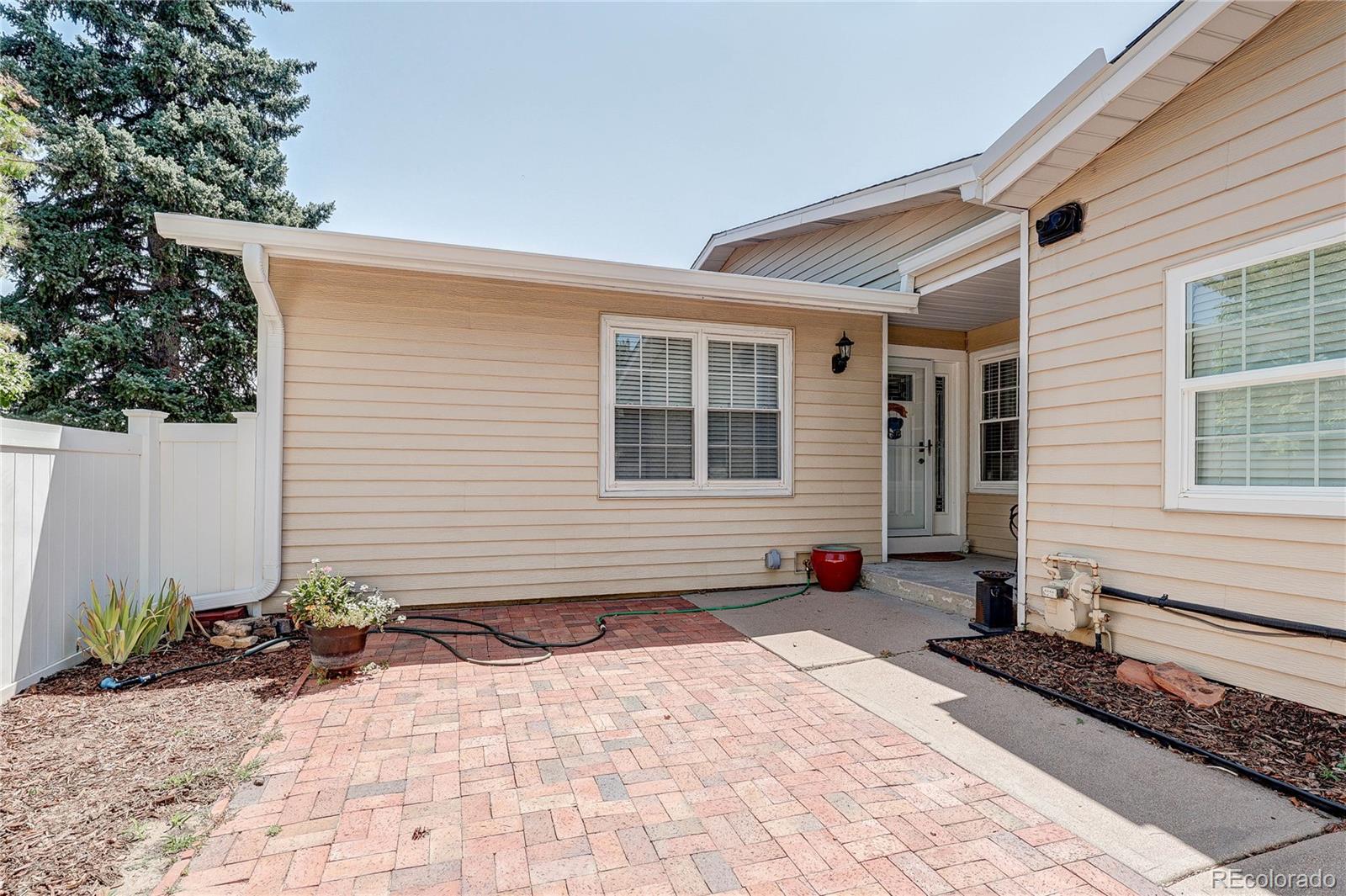 3rd image of 2416 S Vaughn Wy #A, Aurora, CO 80014 | MLS# 3063931