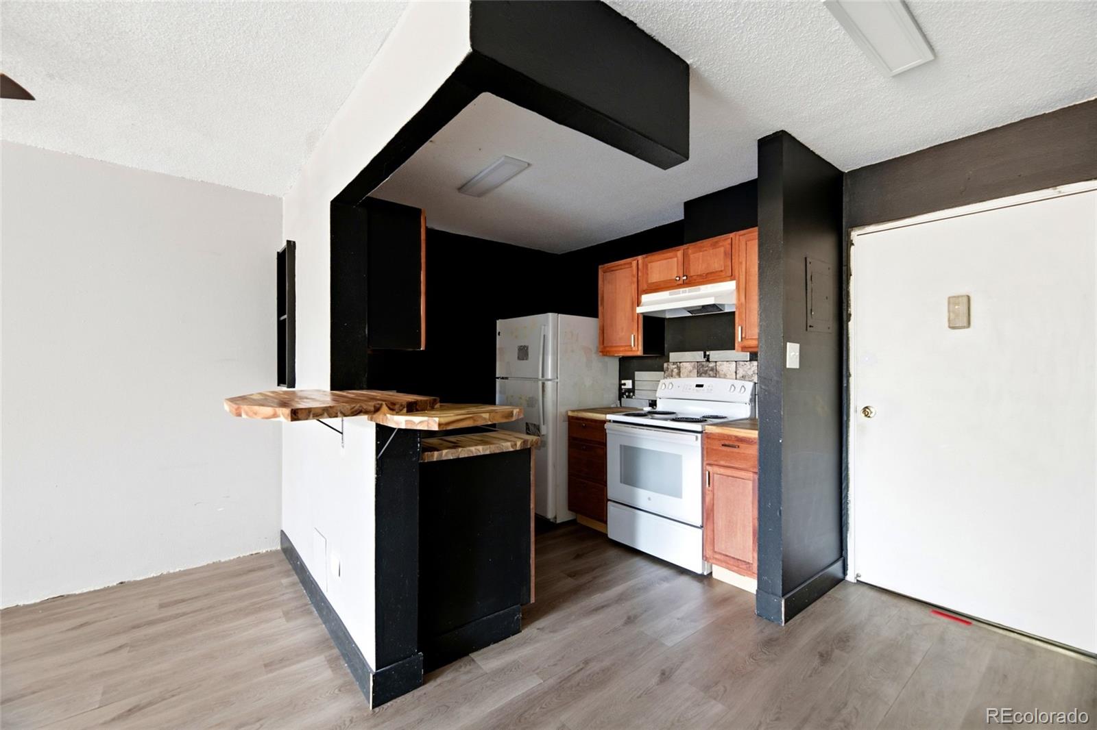 5th image of 2231 S Vaughn Wy #111B, Aurora, CO 80014 | MLS# 8983751