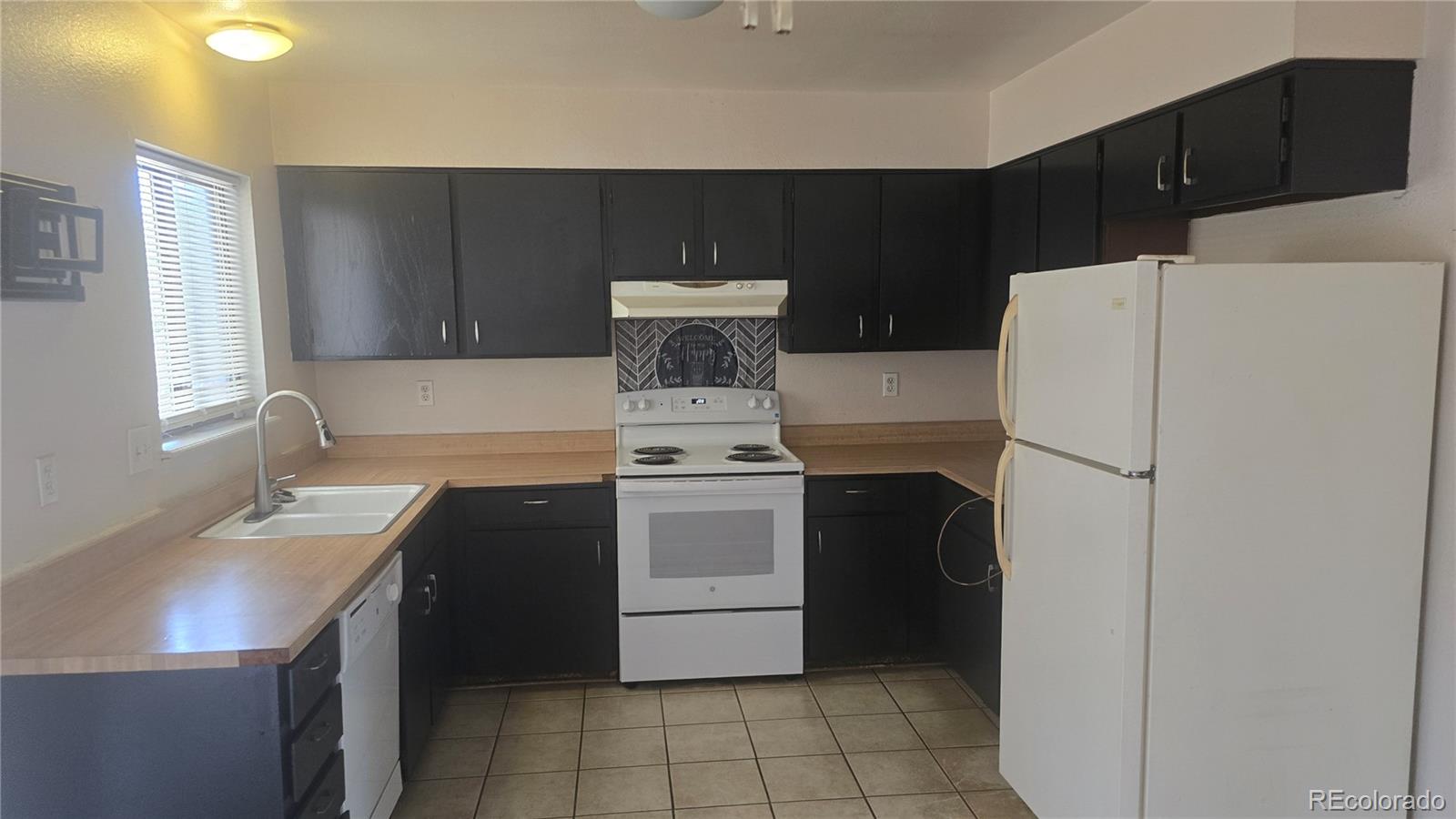 3rd image of 16723 E Ithaca Pl, Aurora, CO 80013 | MLS# 9498134