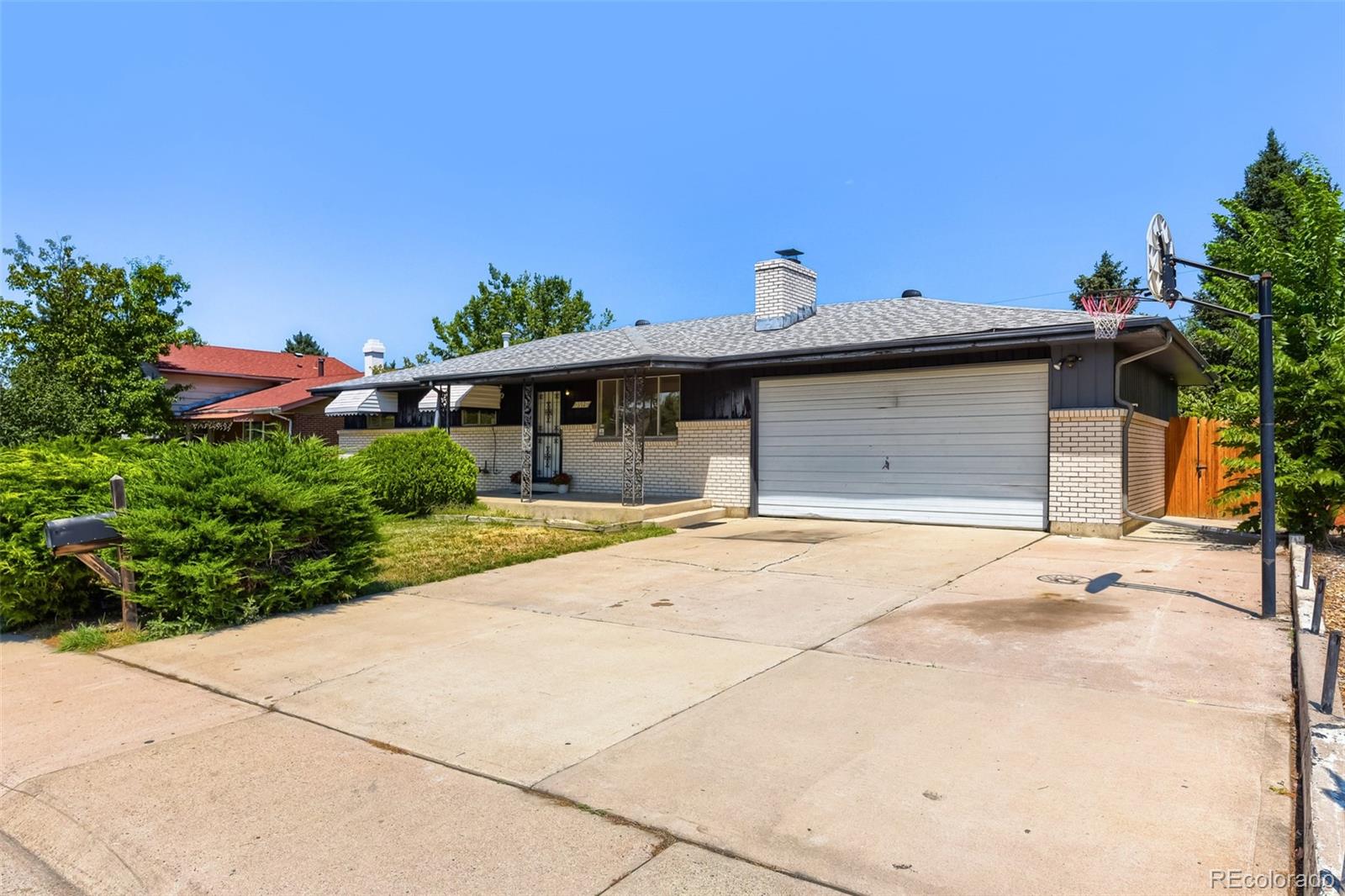3rd image of 392 S Peoria Cir, Aurora, CO 80012 | MLS# 6927022