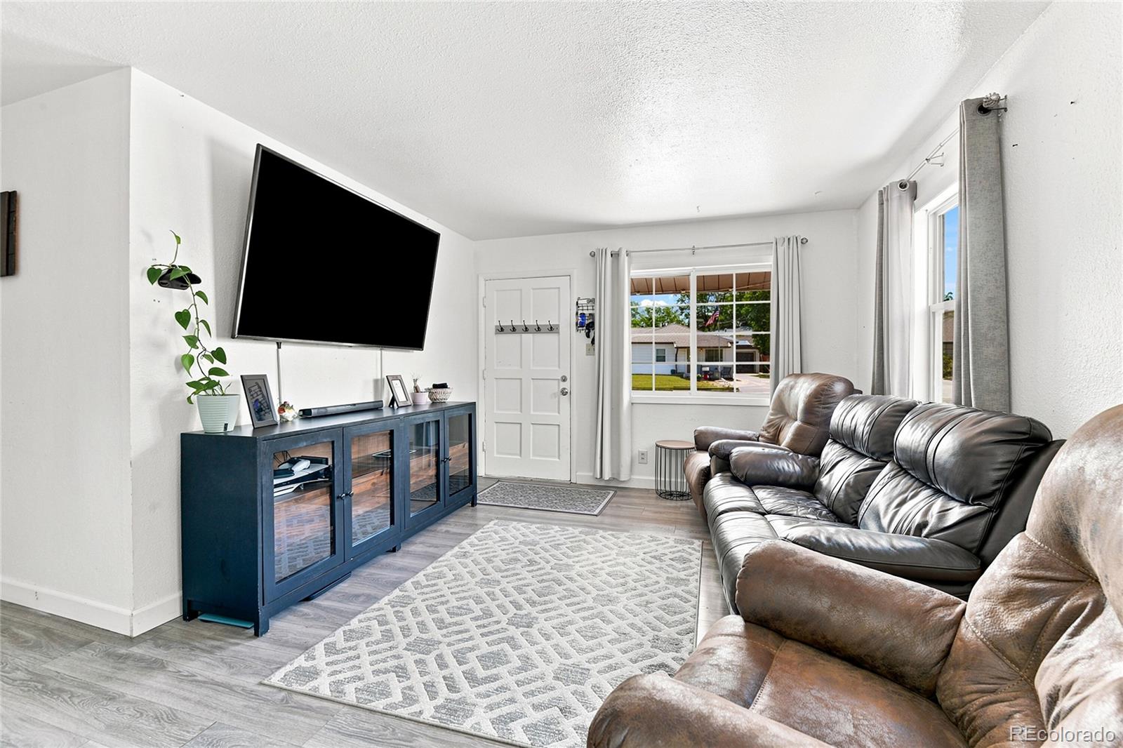 3rd image of 9410 High St, Thornton, CO 80229 | MLS# 7906130