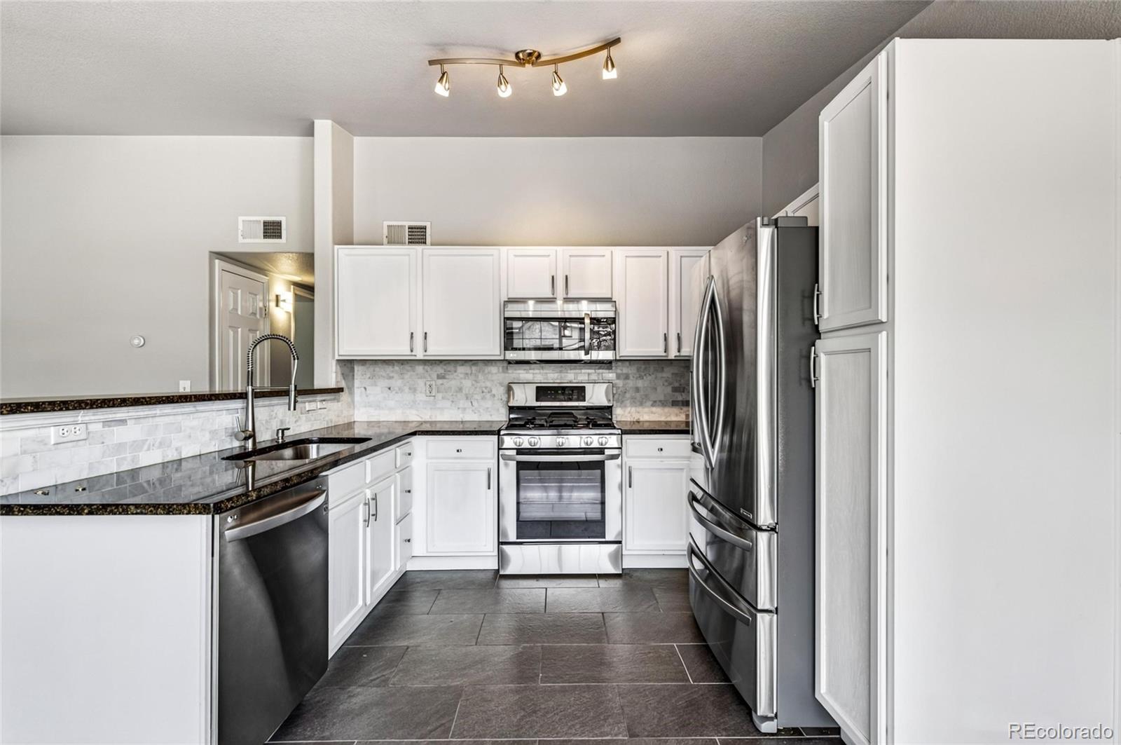 4th image of 9992 E Idaho Cir #201, Aurora, CO 80247 | MLS# 9214519