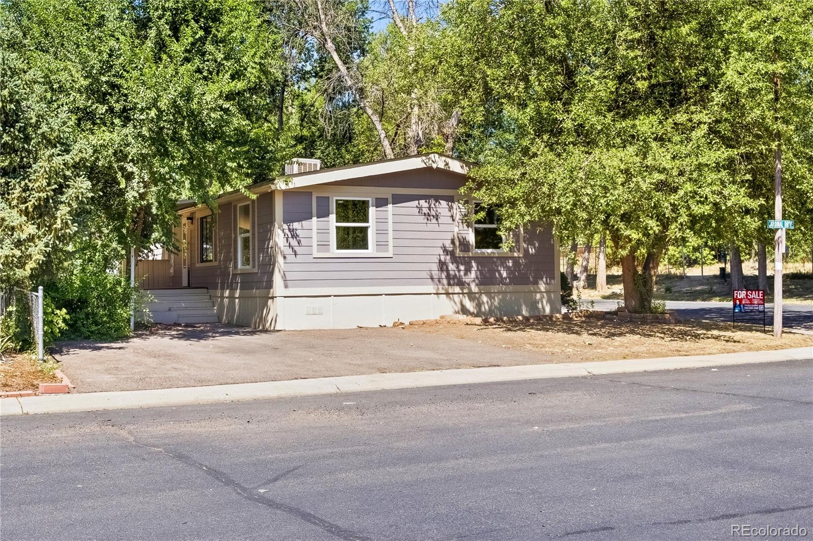 Homes for sale in Lafayette, CO | 701 Cardinal Dr, Lafayette, CO 80026 | MLS# 2050706