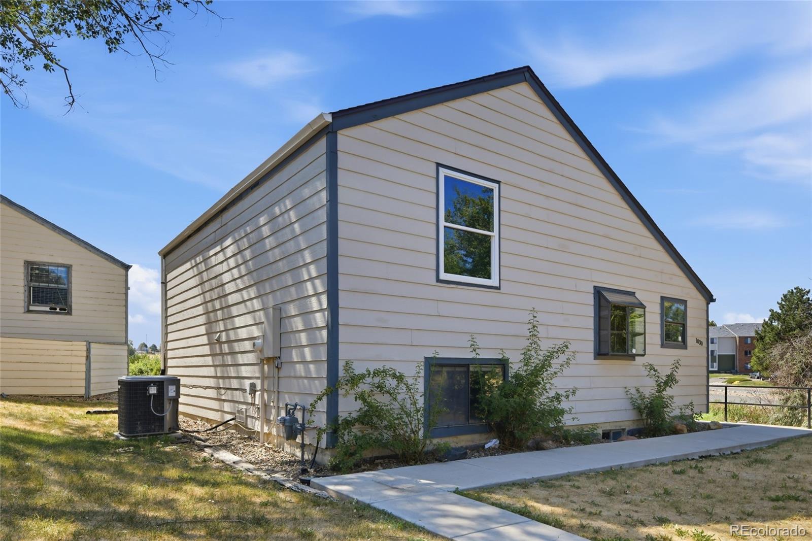 2nd image of 1030 S Zeno Wy, Aurora, CO 80017 | MLS# 3206385