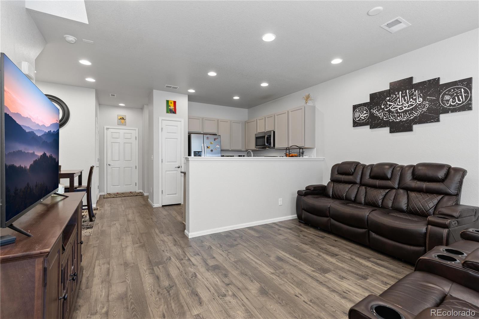 4th image of 19231 E 65Th Ave, Denver, CO 80249 | MLS# 8960123