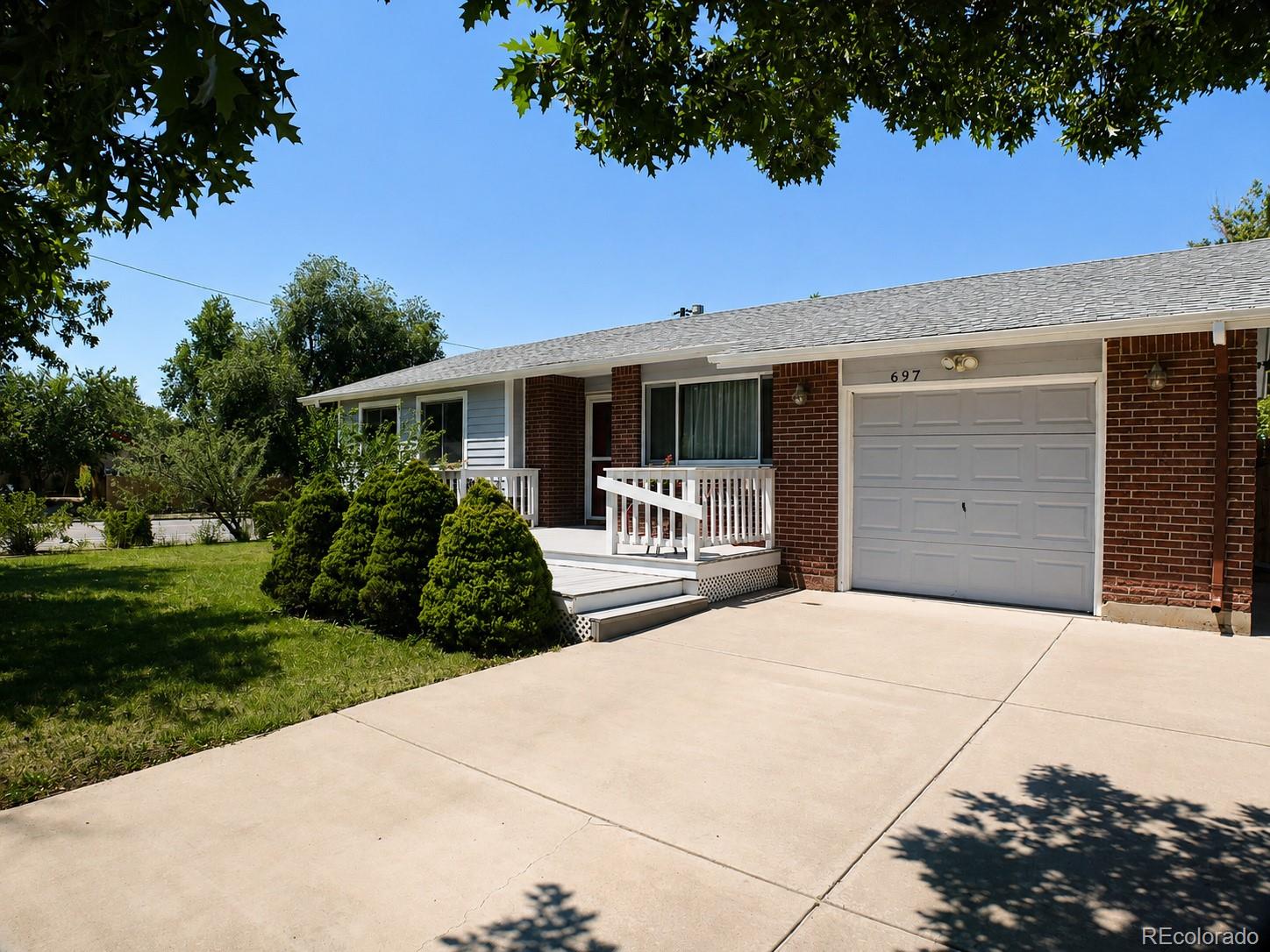 2nd image of 697 S Worchester St, Aurora, CO 80012 | MLS# 5080881