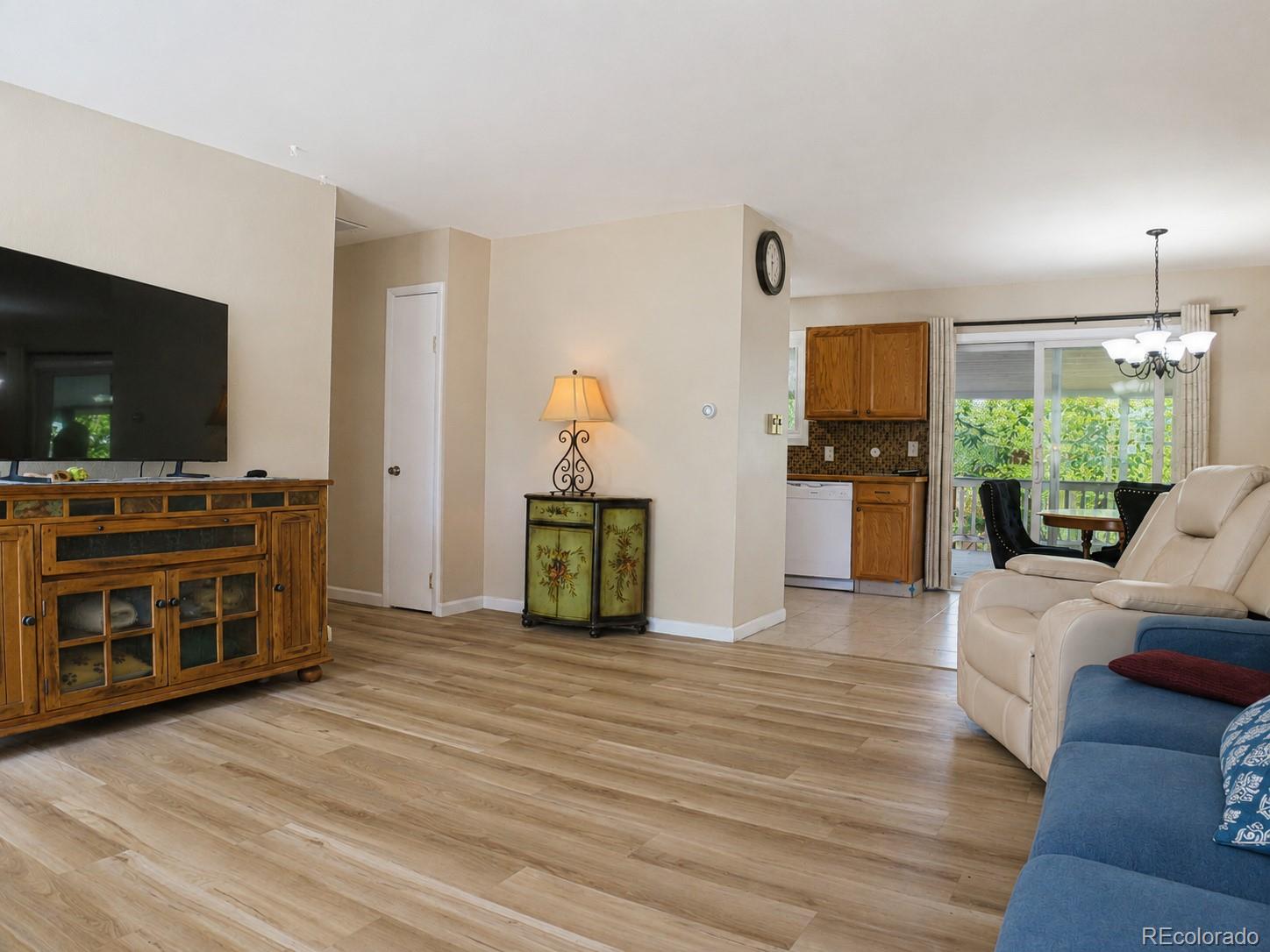 3rd image of 697 S Worchester St, Aurora, CO 80012 | MLS# 5080881