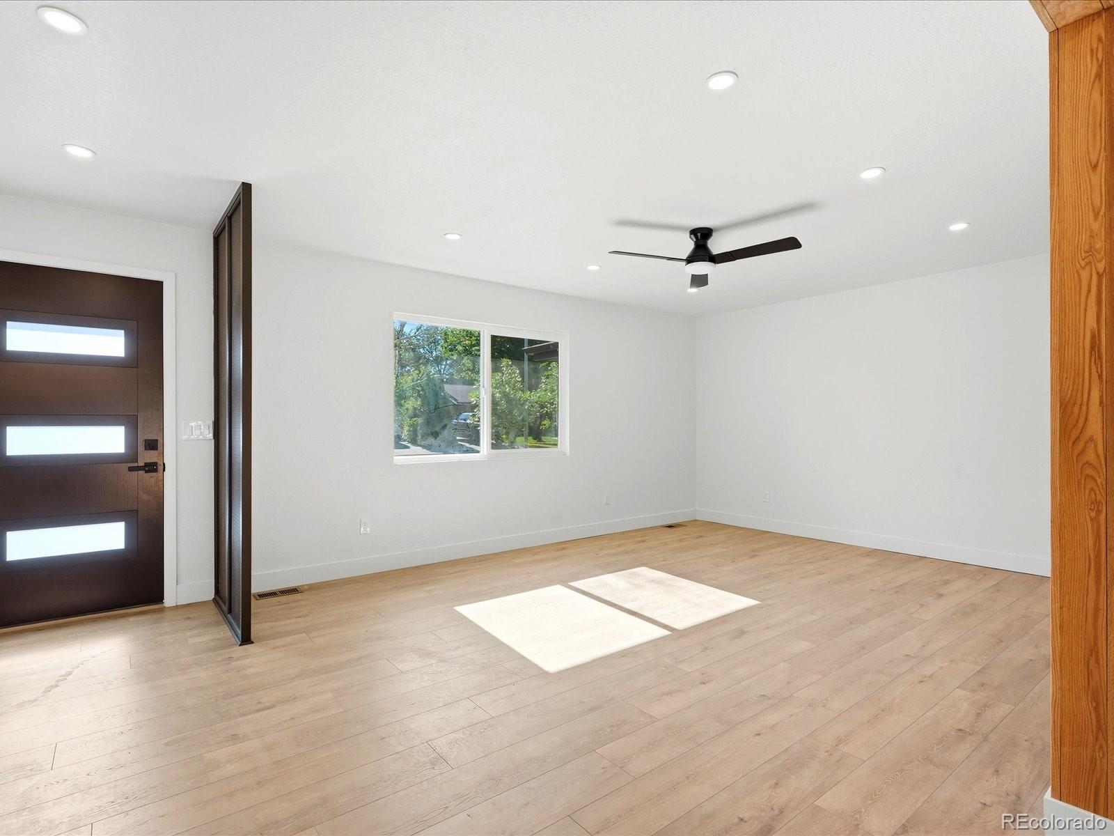 5th image of 1049 Jamaica Ct, Aurora, CO 80010 | MLS# 5065065