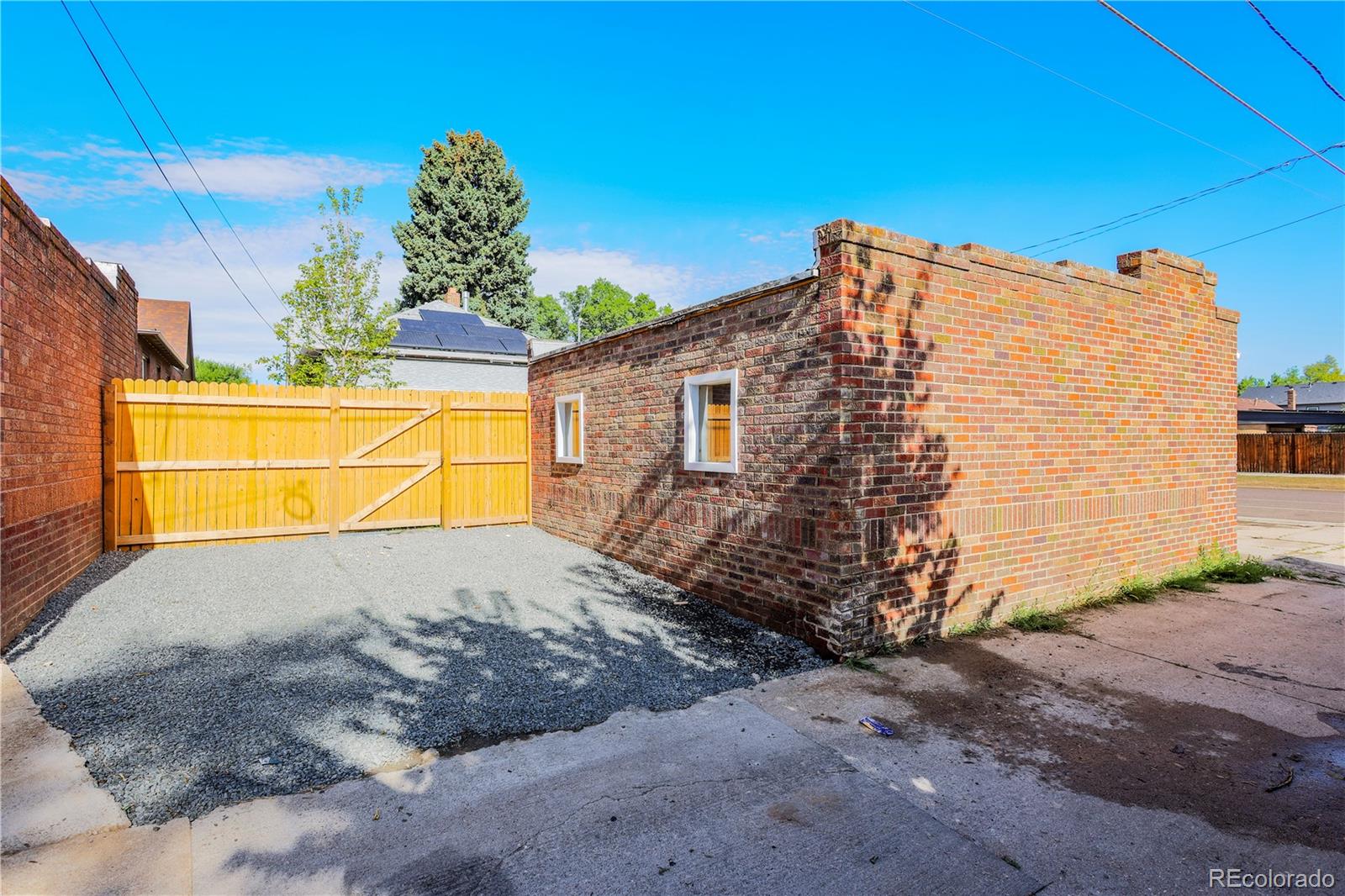 37th image of 2590 Grape St, Denver, CO 80207 | MLS# 7780839
