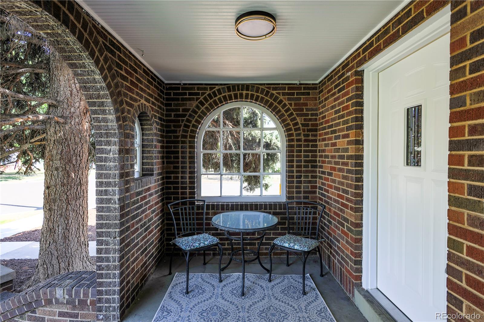 3rd image of 2590 Grape St, Denver, CO 80207 | MLS# 7780839