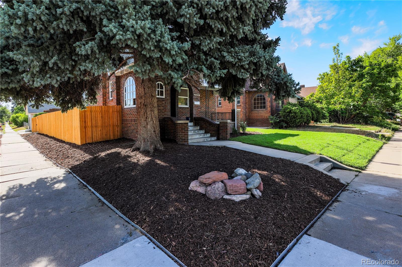 2nd image of 2590 Grape St, Denver, CO 80207 | MLS# 7780839