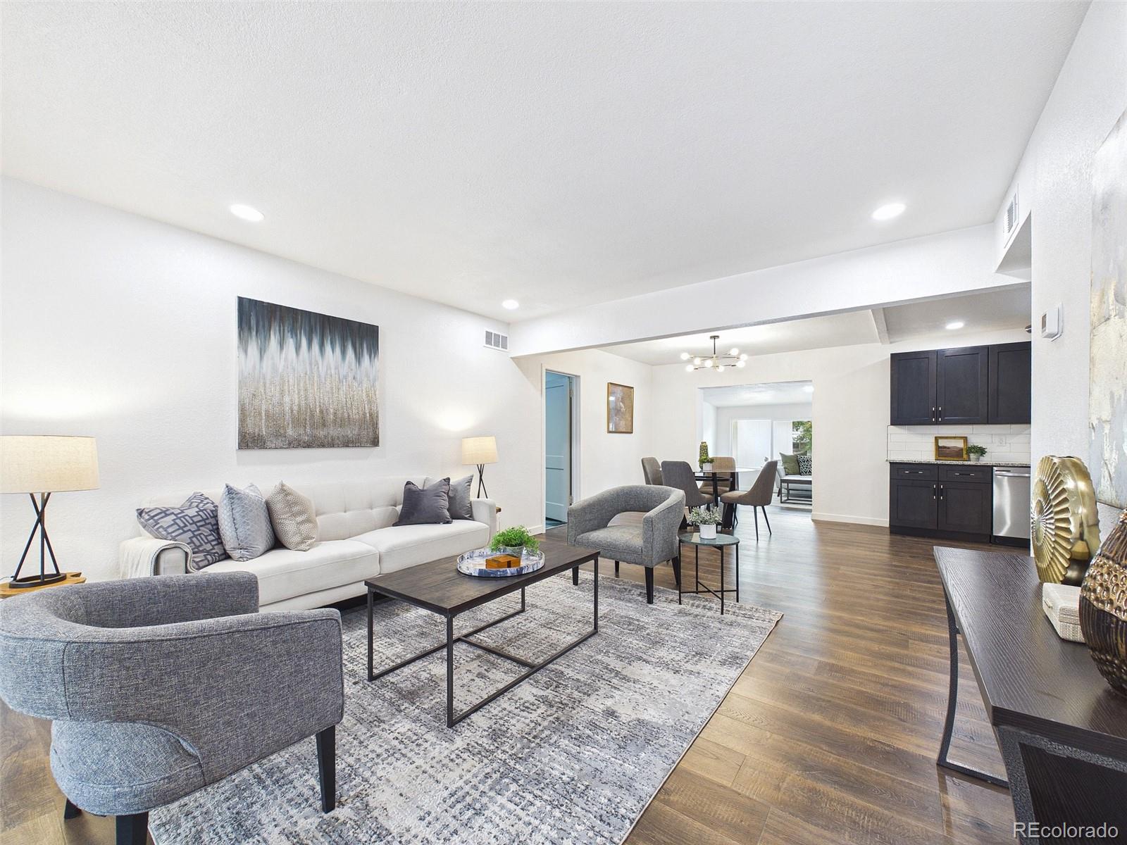 2nd image of 970 Scranton St, Aurora, CO 80011 | MLS# 5845328