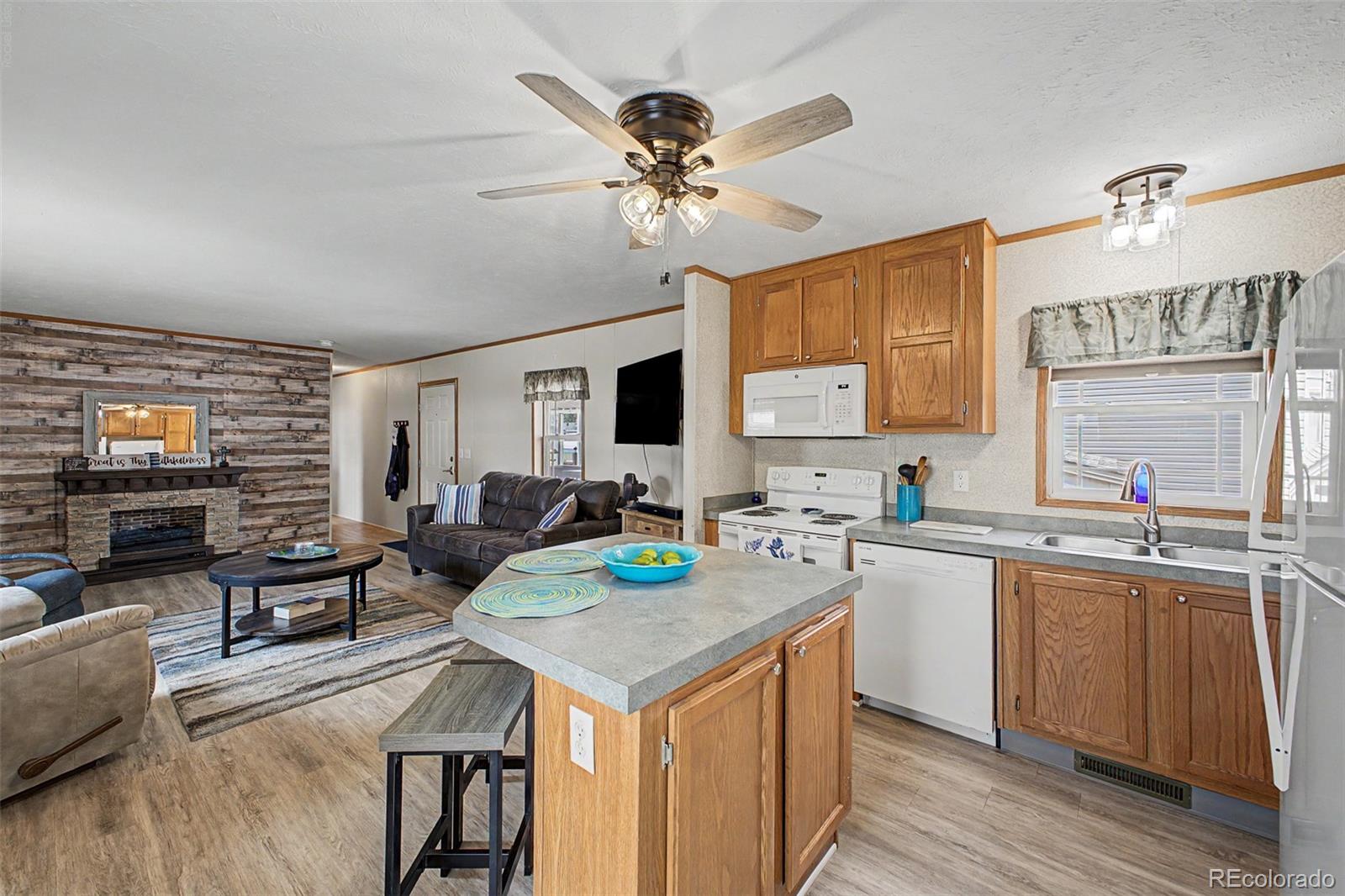 2nd image of 3750 N Cascade Ave, Colorado Springs, CO 80907 | MLS# 3688878